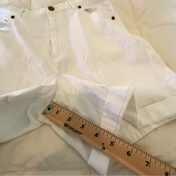 Jones Wear Sport Shorts White Stretch Five Pocket Cuffs High Waist Size 8 - Picture 6 of 8